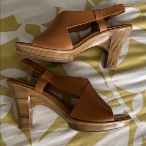 Söfft brand carmel slingback heels